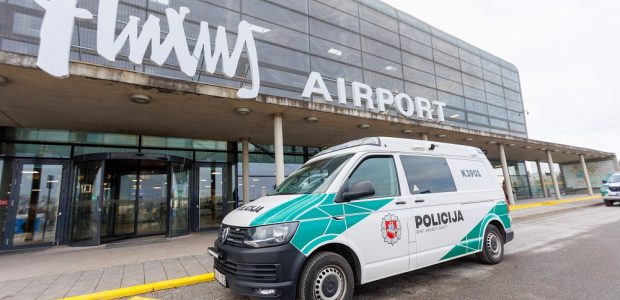 Vilniaus ir Kauno oro uostai vėl veikia: sprogmenų nerasta 
