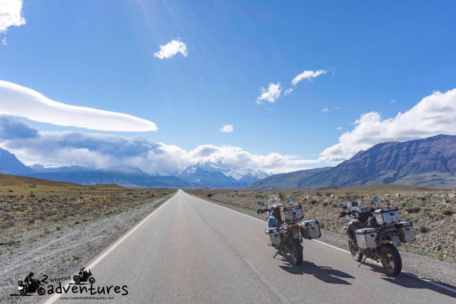 Aplink pasaulį keliaujanti pora motociklais jau įveikė 10 tūkst. kilometrų