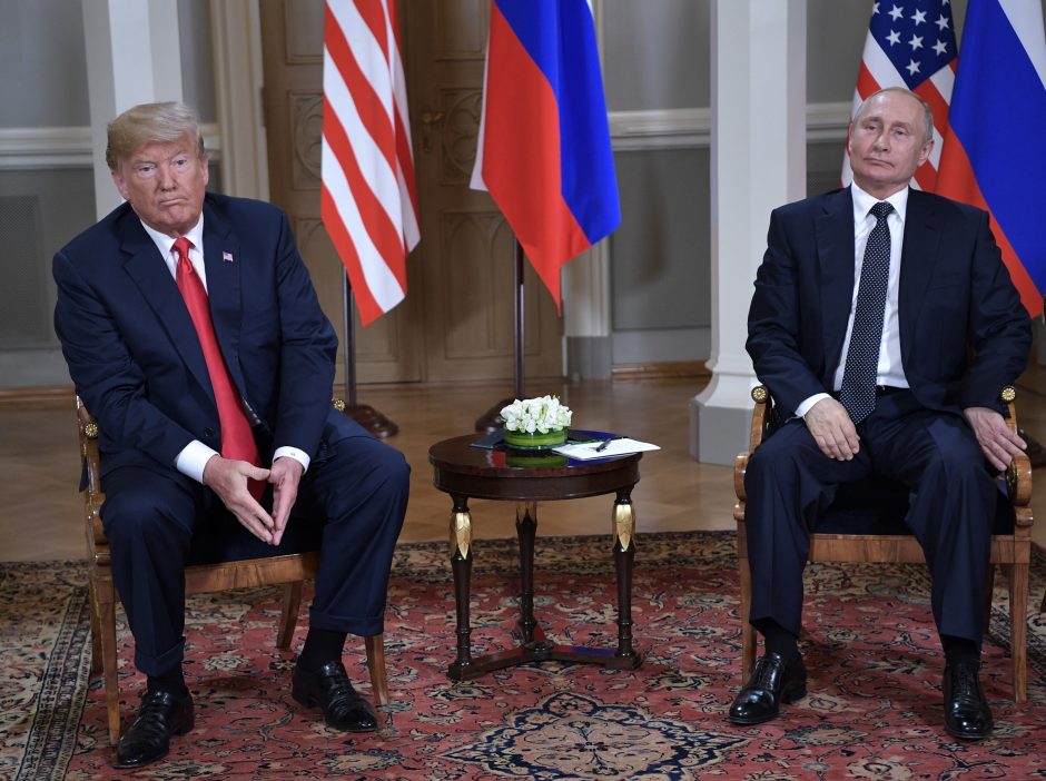 Susitikę V. Putinas ir D. Trumpas gyrė Rusijos ir JAV santykių perkrovimą
