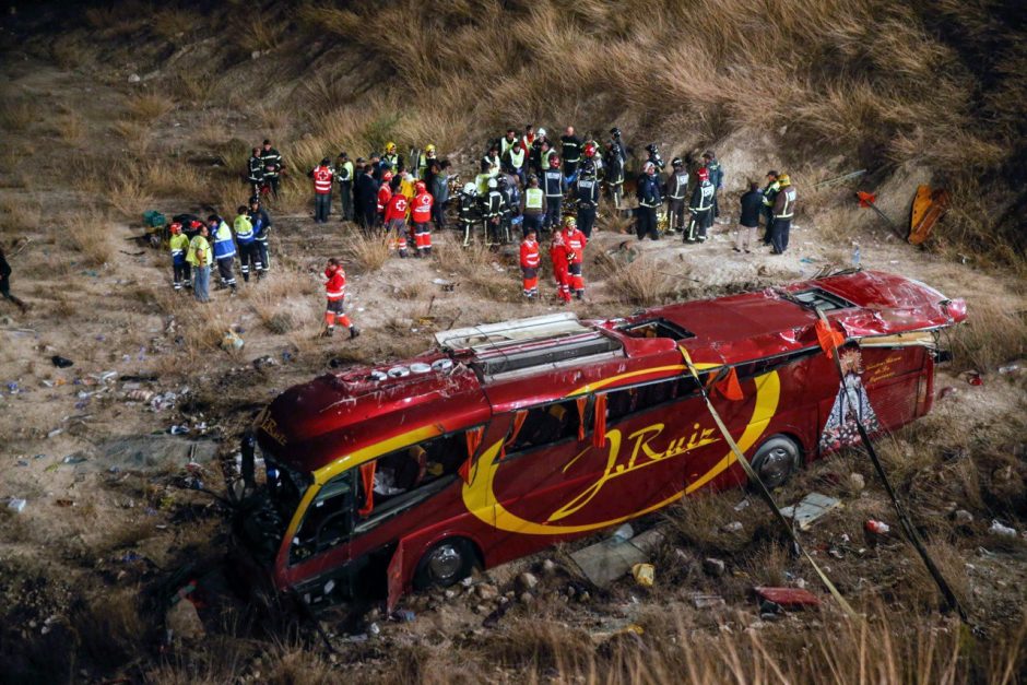 Ispanijoje – didžiausia šalyje pastarųjų šešerių metų autobuso avarija