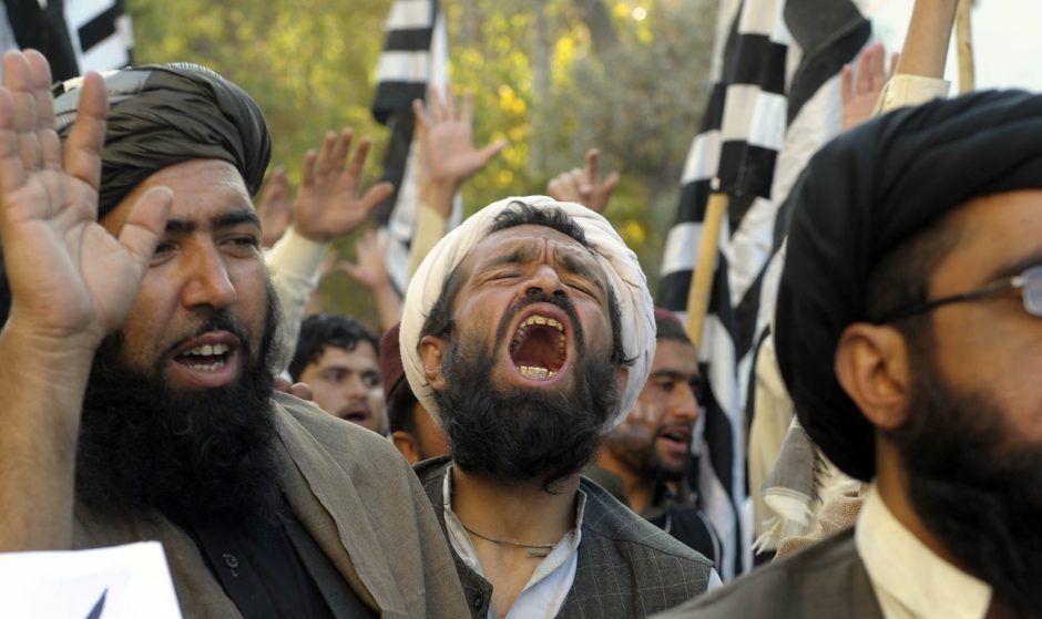 Afganistano pareigūnai: per talibų atakas patikros postuose žuvo 28 policininkai