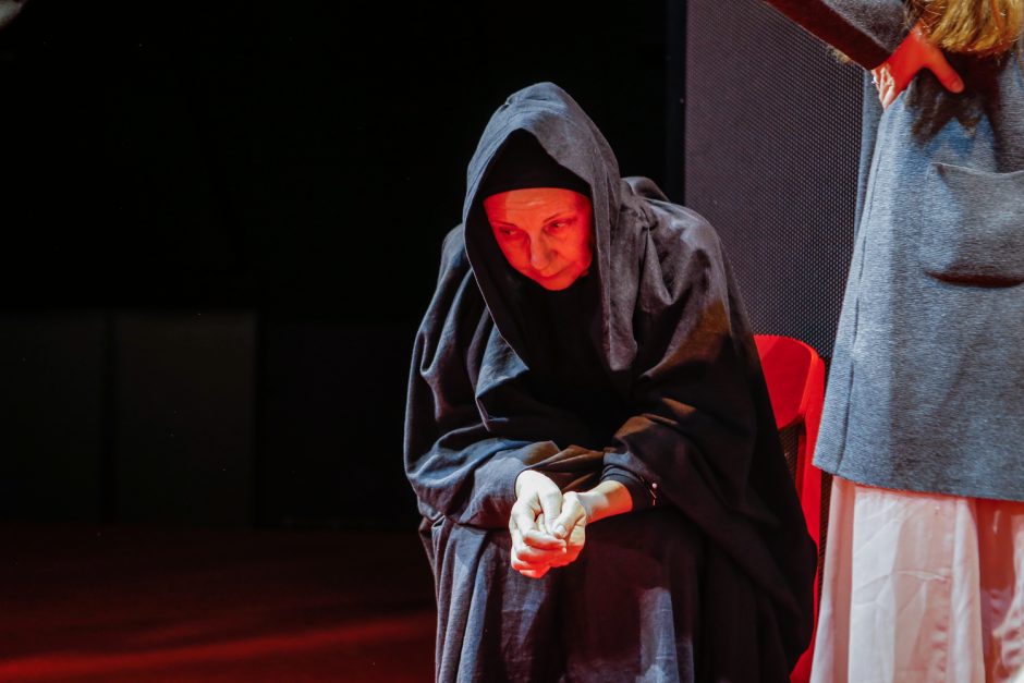 Klaipėdos dramos teatro scenoje – šiuolaikinė „Antigonė“