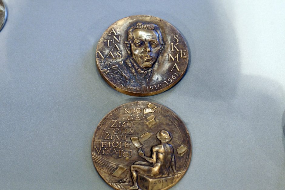 Valstybės istorija – kūrėjo medaliuose