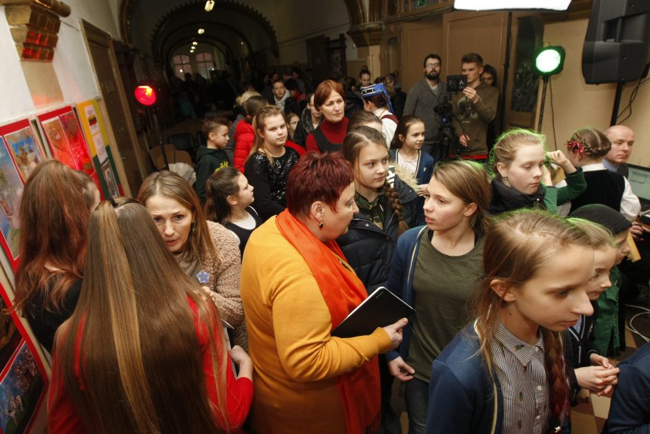 Laisvos Lietuvos vaikai piešė Laisvę