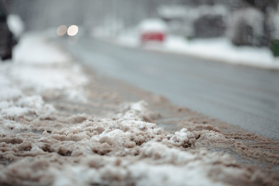 Sniegu pasidengusios Kauno gatvės