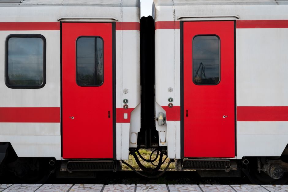 Šiaurės Lenkijoje susidūrė du traukiniai: sužeisti trys žmonės