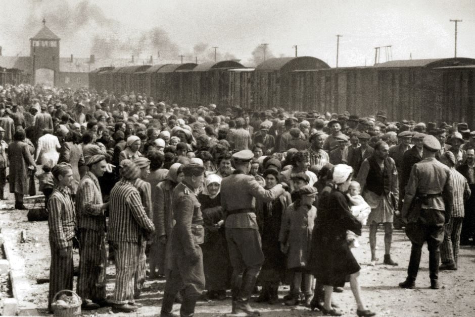 Tyrimas: dar gyvi maždaug 245 tūkst. holokaustą išgyvenusių žmonių