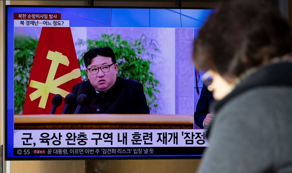 Žiniasklaida: Kim Jong Unas prižiūrėjo sparnuotųjų raketų paleidimą iš povandeninio laivo
