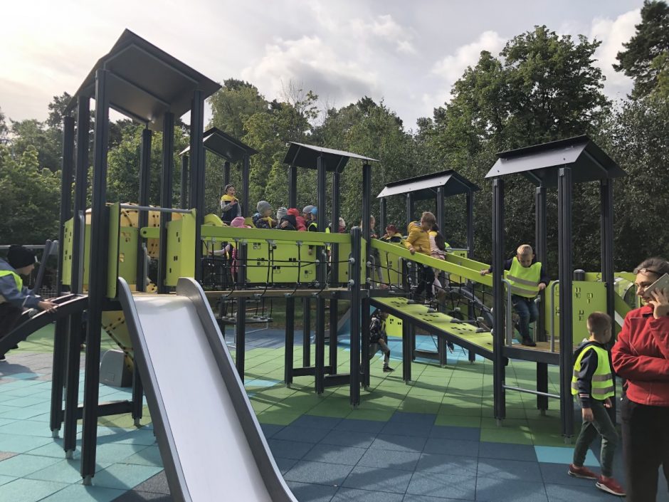 Klaipėdoje dar viena vieta vaikams: atnaujinta žaidimų aikštelė Poilsio parke