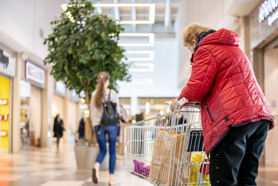 Atvertos visos parduotuvės – kas vyksta Kauno prekybos centruose?