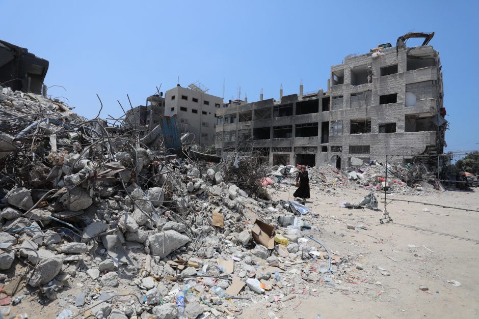 Po padegamųjų balionų atakų Izraelis smogė taikiniams Gazos Ruože