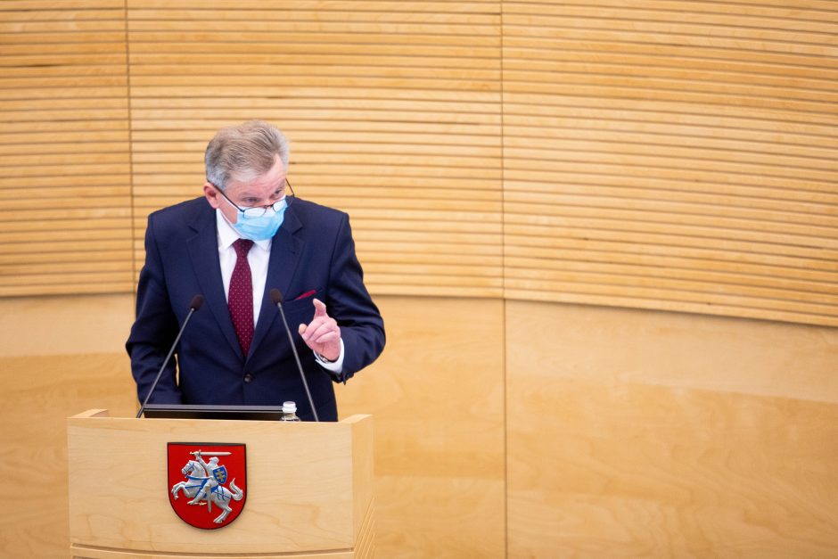 Susisiekimo ministras atsakinėjo į Seimo narių klausimus