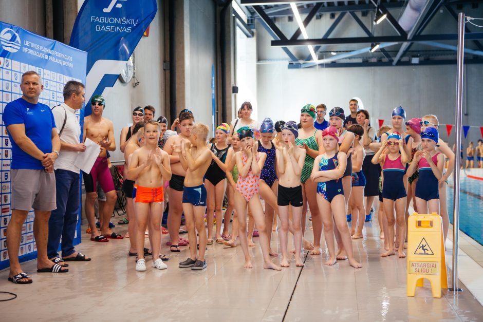Puikus projektas: plaukti išmoko beveik 2 500 Vilniaus antrokų