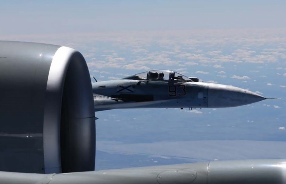 Akibrokštas: rusų naikintuvas pavojingai manevravo prie Švedijos lėktuvo