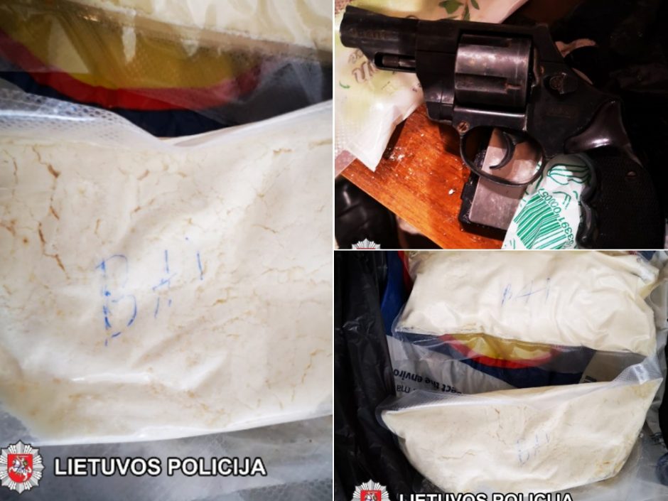 Susėmė nusikaltėlių gaujos narius: rado kilogramą amfetamino ir ginklų