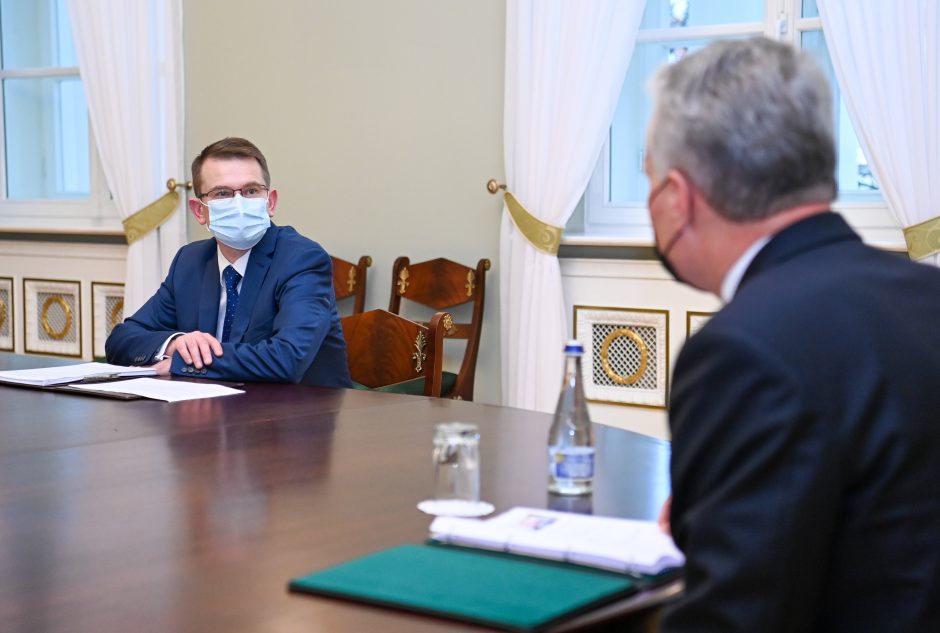 G. Nausėda susitiko su kandidatu į ministrus A. Dulkiu