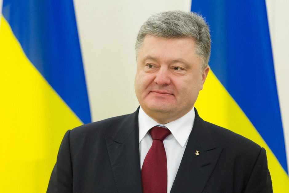Buvęs Ukrainos prezidentas P. Porošenka pranešė, kad jam buvo neleista išvykti iš šalies
