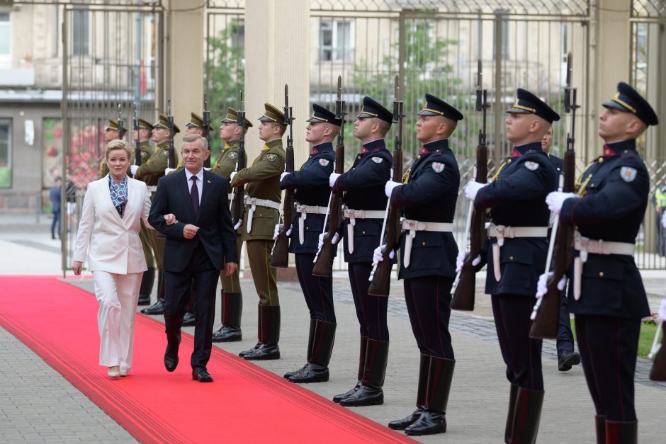 Prezidentas G. Nausėda prisiekė Lietuvai: žada mažinti socialinę atskirtį