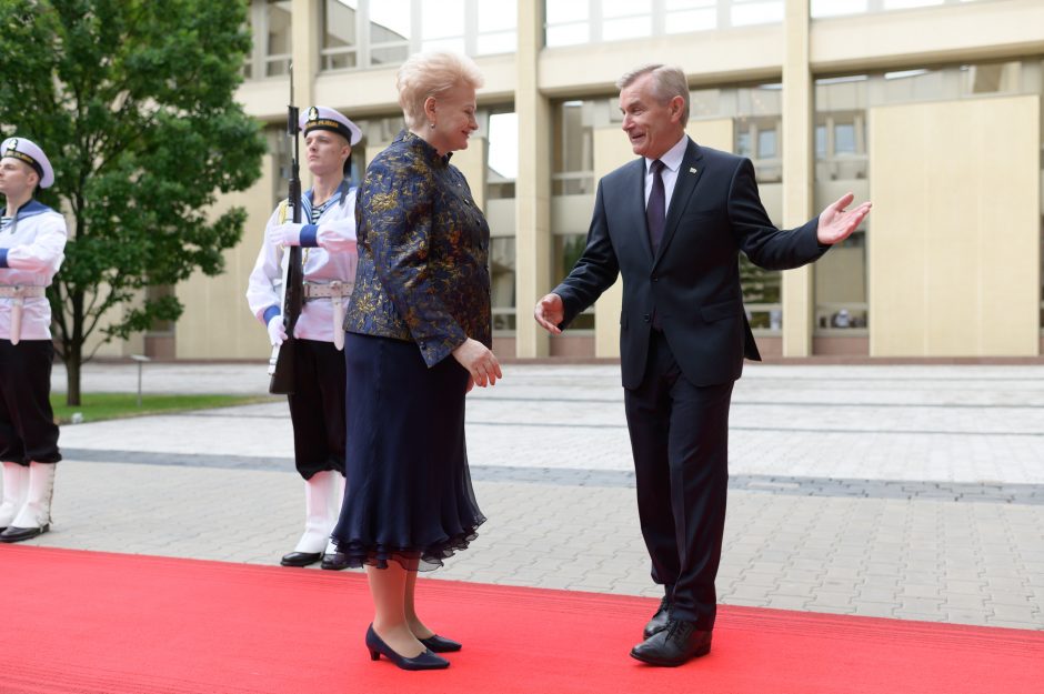Seimo pirmininkas D. Grybauskaitei dėkojo už vertybinį stabilumą