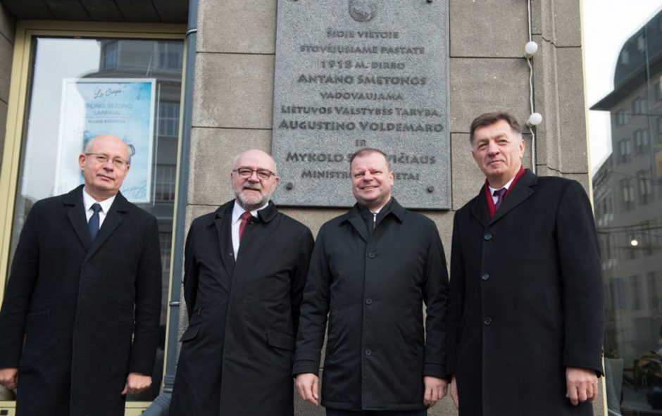 Atminimo lenta įamžinta pirmoji Lietuvos Vyriausybė