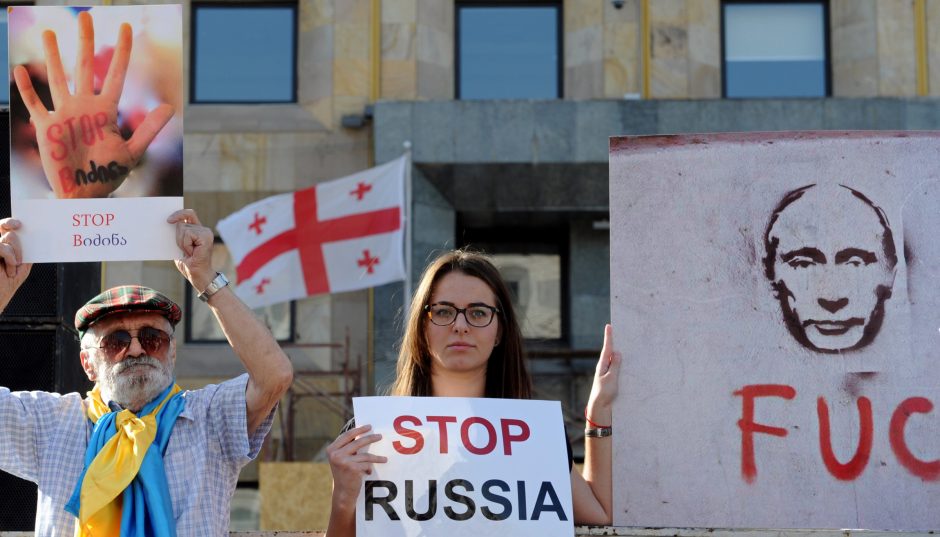 Siūlo taikyti sankcijas už žmogaus teisių pažeidimus Gruzijoje