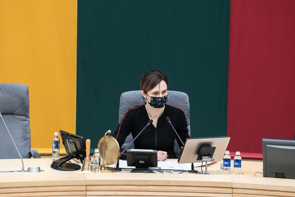 Seimo pirmininkė: karantino ribojimai grąžina Sausio 13-osios laikmečio dvasią