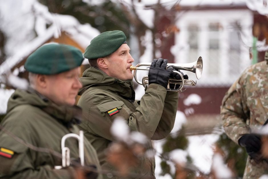 100-oji karių savanorių laida prisiekė Merkinėje