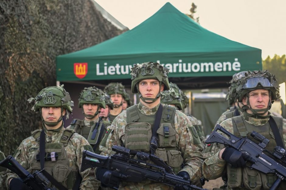 Lietuvos kariuomenėje tarnaujantys užsienio lietuviai dalysis patirtimi