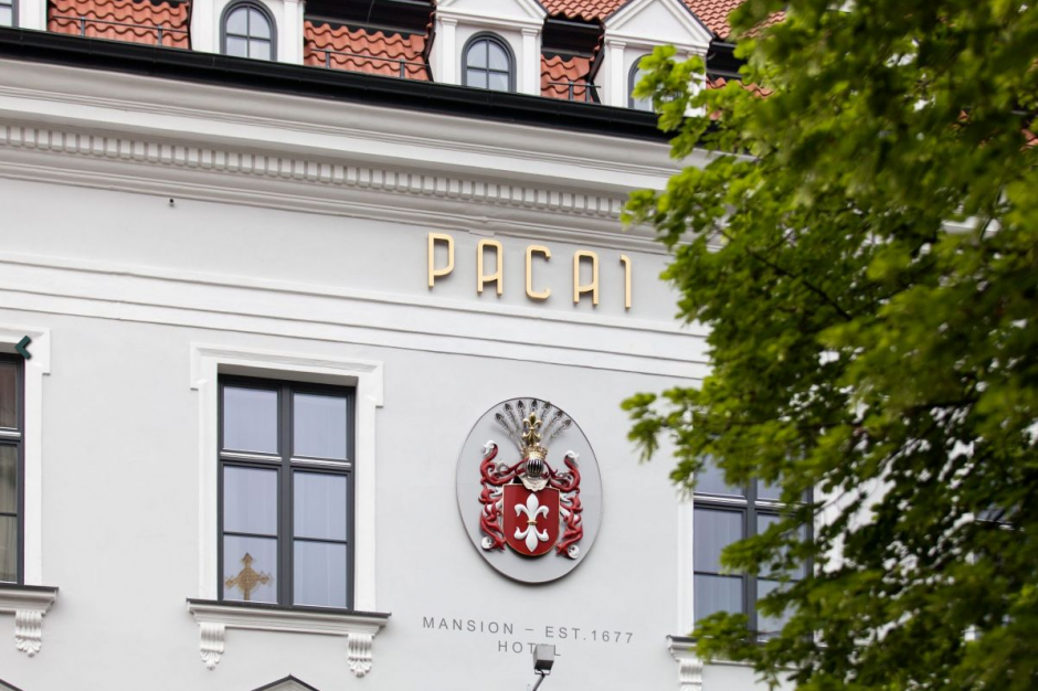 Lenkijos ambasada keliasi į istorinius Pacų rūmus
