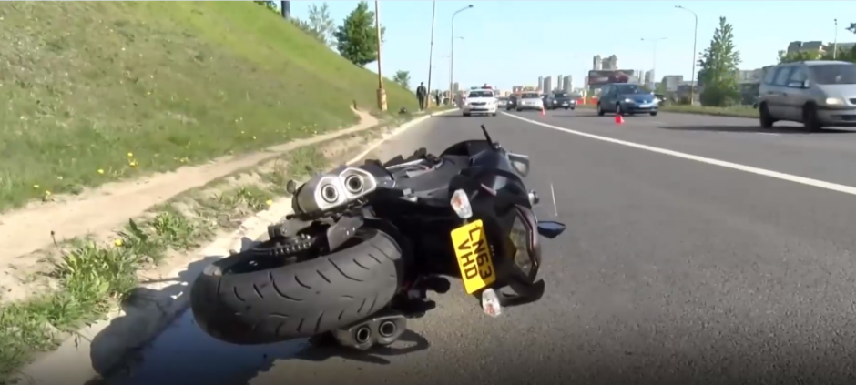 Vilniuje per avariją sunkiai sužalotas motociklininkas