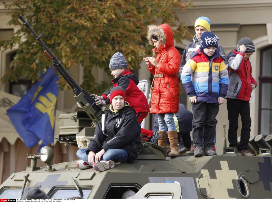 Į Lietuvą atvyko 15 nuo karo nukentėjusių ukrainiečių vaikų