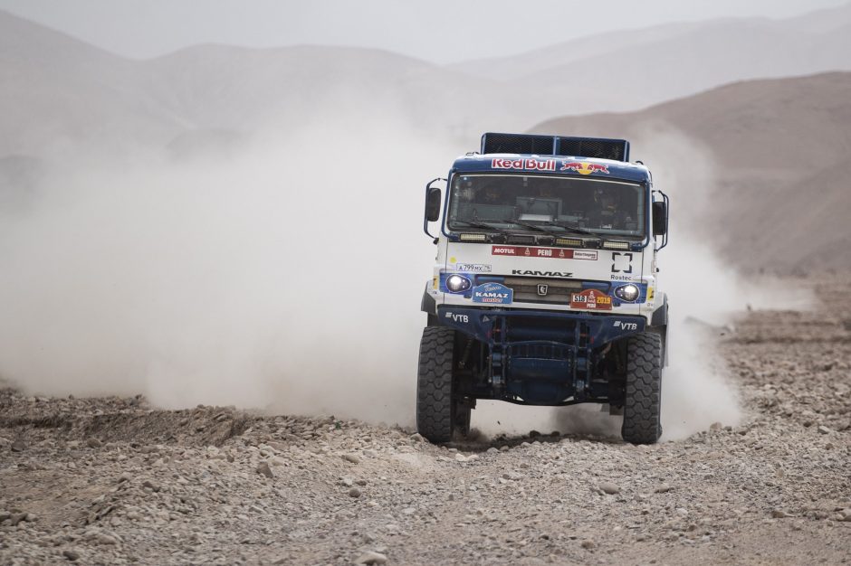 Žiūrovą pervažiavęs ir nurūkęs rusas diskvalifikuotas iš Dakaro ralio