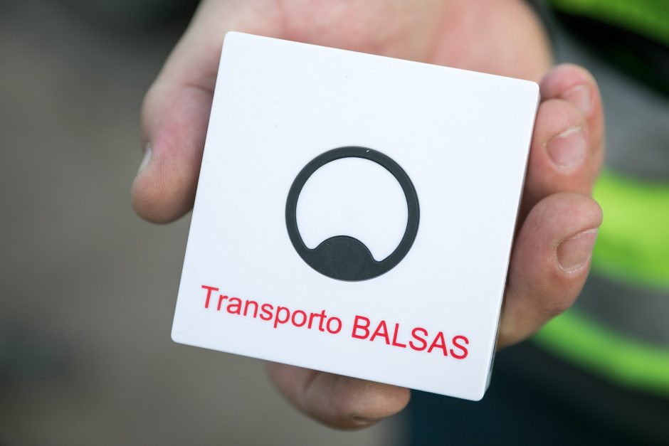 Regėjimo negalią turintiems viešojo transporto keleiviams – atnaujinta programėlė