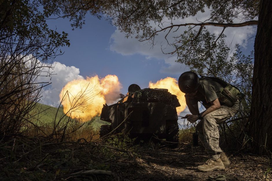 Ukrainos karius treniruojantis lietuvis: sužeisto priešo negalima pribaigti 