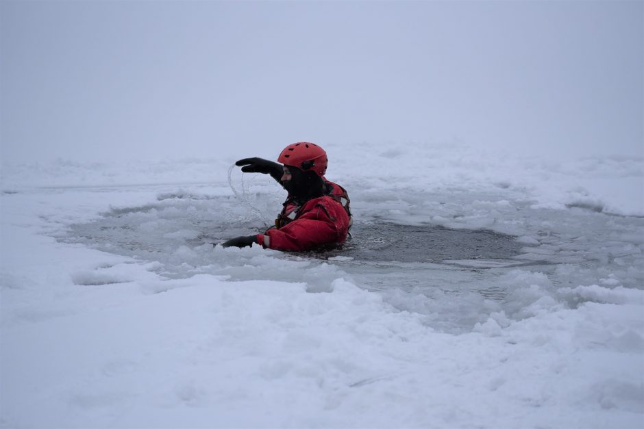 Telšių rajone tvenkinyje nuskendo vyras: kūnas rastas po ledu