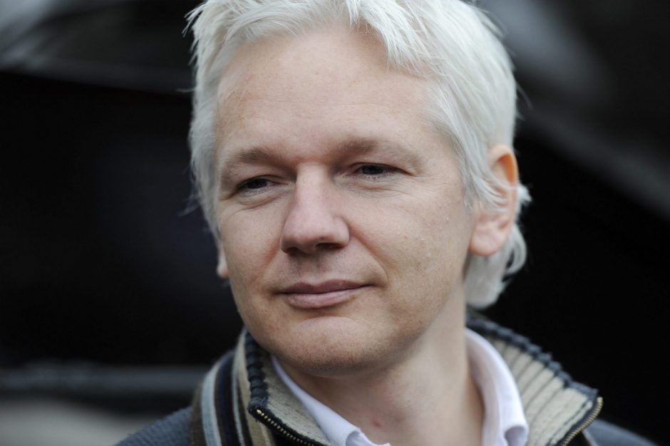 Atidedamas J. Assange'o ekstradicijos nagrinėjimas