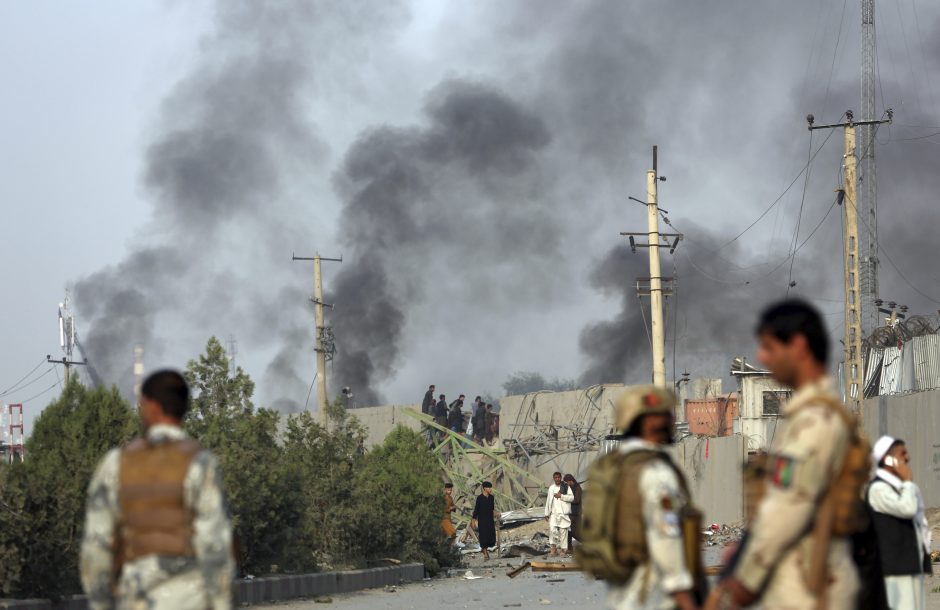 Galingas sprogimas Kabulo centre: žuvo 16, sužeista daugiau kaip 100 žmonių