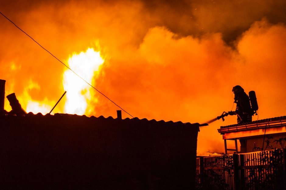 Tragedija Kaišiadorių rajone: name kilus gaisrui žuvo senolis