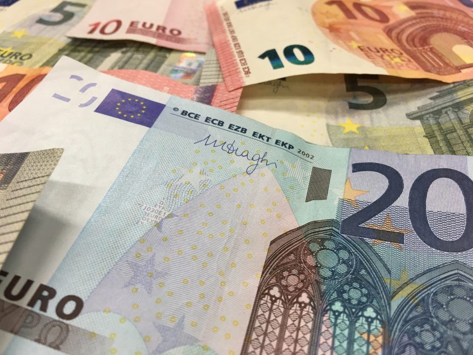 Sukčius iš moters apgaule išviliojo daugiau kaip 30 tūkst. eurų