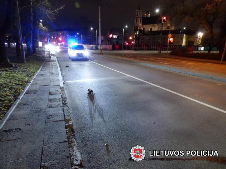 Vilniuje automobilis partrenkė ir sunkai sužalojo pėsčiąjį: pareigūnai ieško įvykio liudininkų