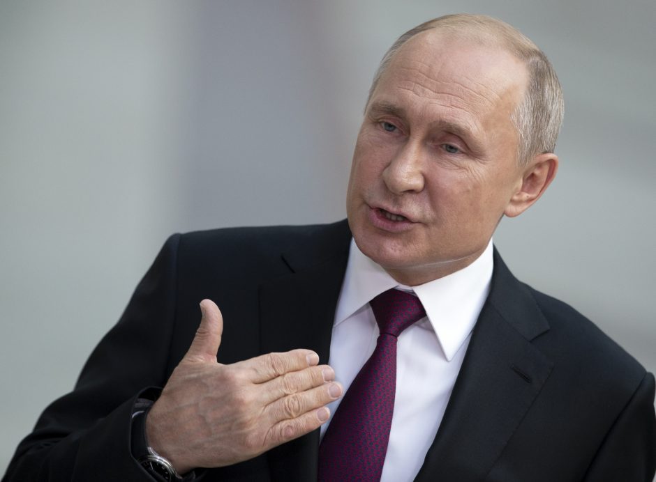 V. Putinas ragina rusus per balsavimą paremti „stabilumą ir klestėjimą“