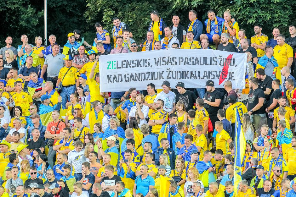 Lietuvos futbolo rinktinė nepasipriešino ukrainiečiams