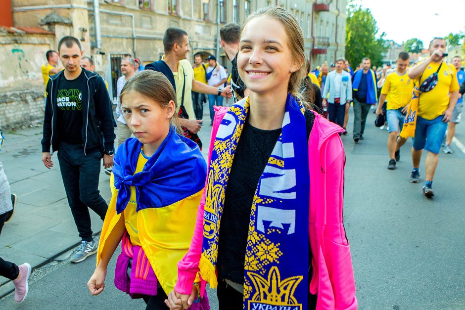 Vilnių užplūdo Ukrainos futbolo fanai