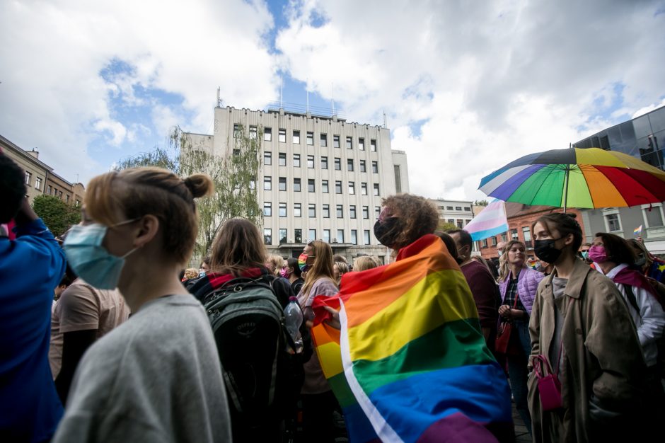 „Kaunas Pride“ eisenoje dalyvavusiai A. Armonaitei nuotaikos nesugadino ir į ją paleistas kiaušinis