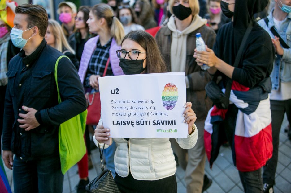 „Kaunas Pride“ eitynėse apsilankė ir žinomi žmonės: tarp jų – A. Armonaitė, N. Bierancas