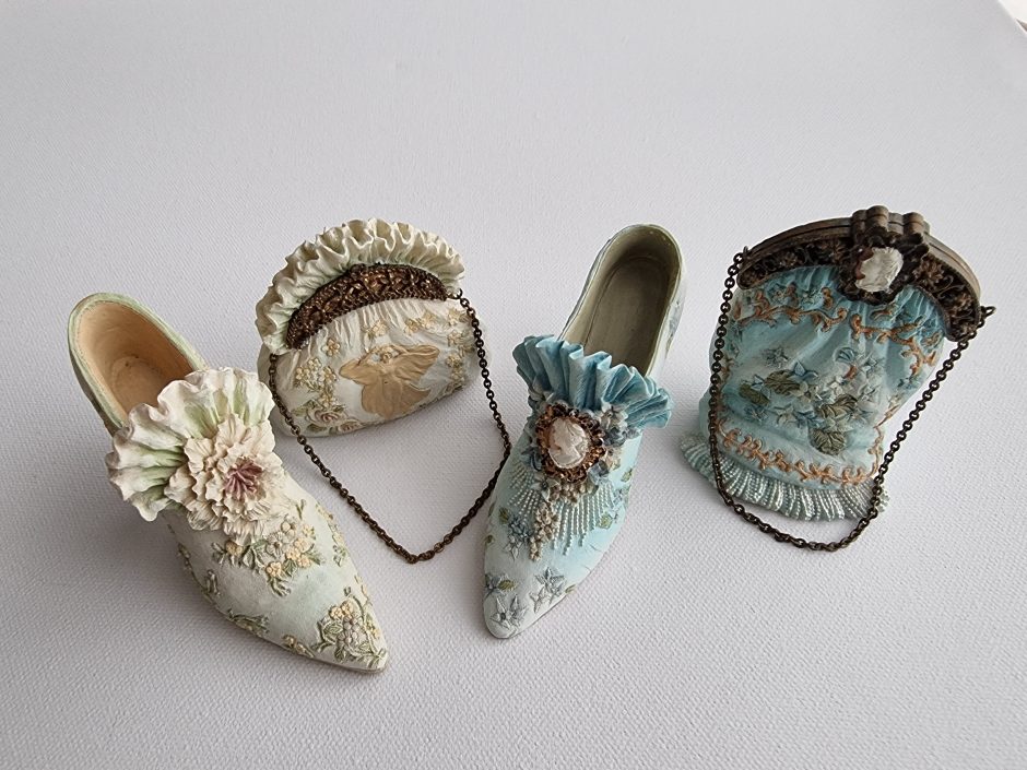 Aistra batams virto dekoratyvinių batukų kolekcija: namuose jų – beveik 500