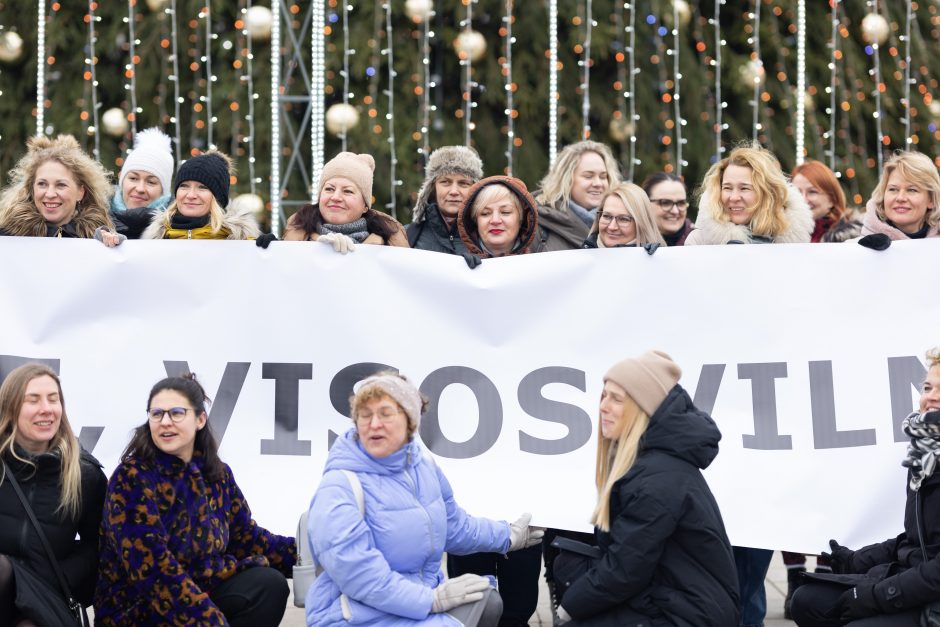 Akcija „Visos Vilniaus Eglės palaiko kalėdinę Vilniaus eglę“