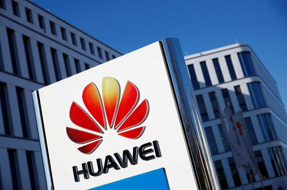 Britų žvalgyba: „Huawei“ keliamas pavojus – suvaldomas