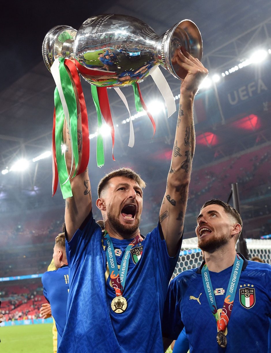 Europos futbolo sostą užėmė italai!