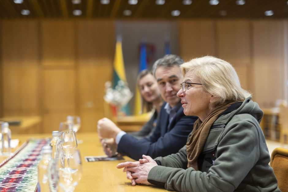 V. Čmilytė-Nielsen susitiko su Ukrainos savanore paramedike J. Pajevska-Taira